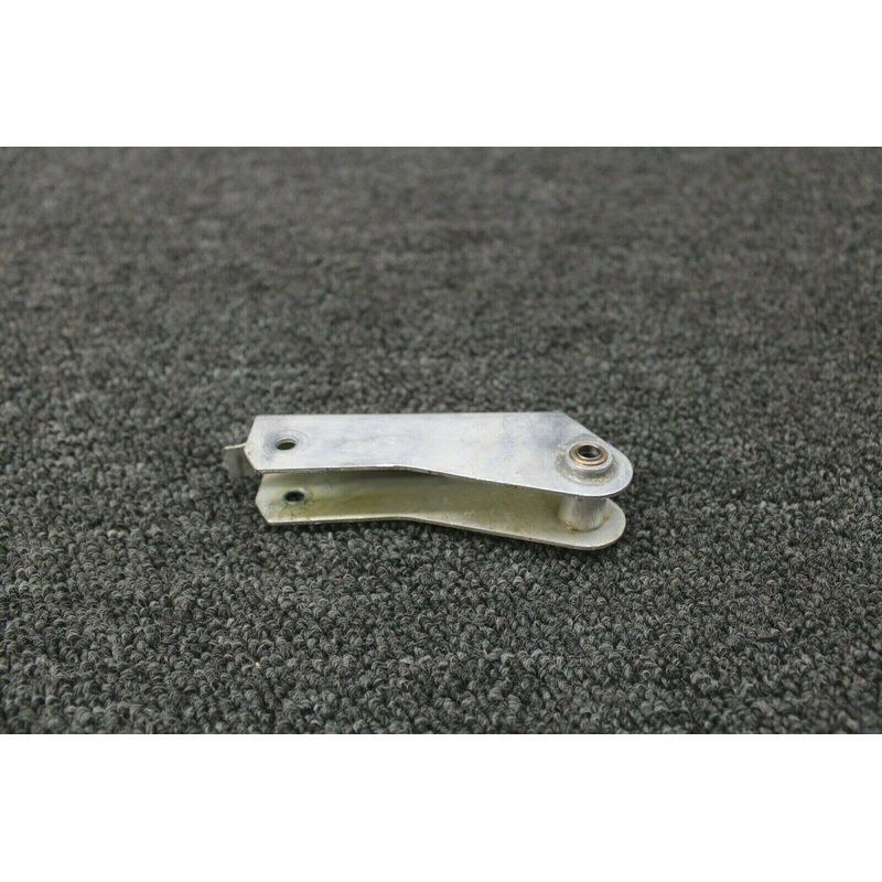 0320137 Cessna 195A Flap Control Lower Arm Assy