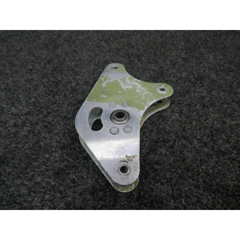 0422162-1 Cessna 170 Bellcrank Assembly Aileron RH
