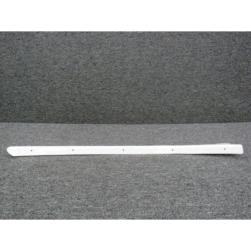 0511177-2 Cessna 172 Rear Doorpost Fairing Assembly RH (White)