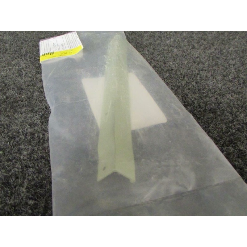 0513322-1 Cessna Angle (NEW HAS 8130-3) (SA)