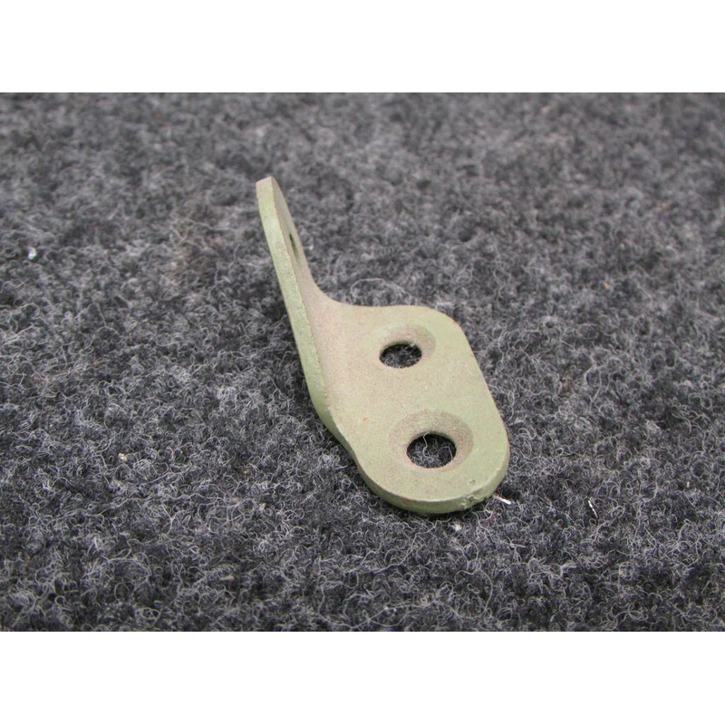 0517018-2 Cessna Bracket RH (NEW OLD STOCK) (SA)