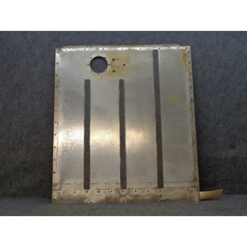 0523521-18 Cessna 172F Fuel Tank Cover Assy RH