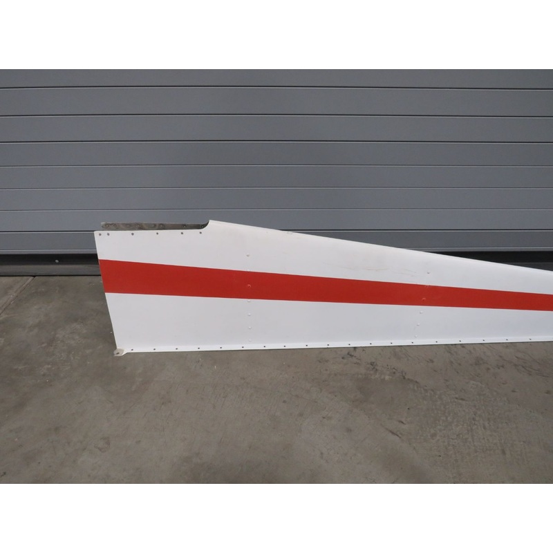 0531019-8 Cessna 172N Dorsal Fin Assembly (Striped)