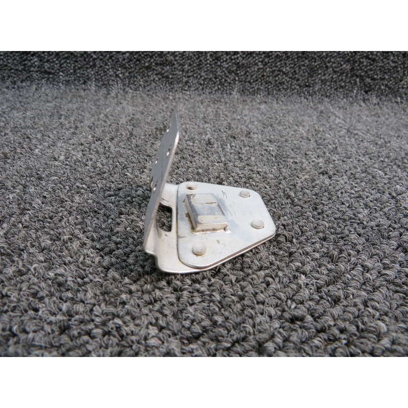 0710622-1/ 0710624-1 Cessna 182F Door Steward Bracket LH