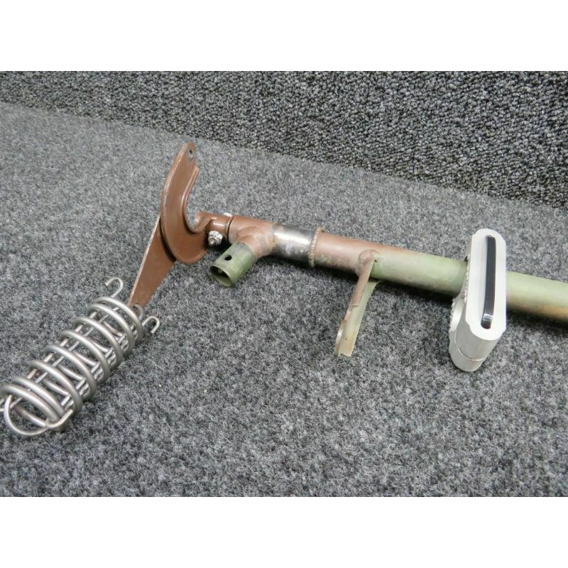0310107-10 Cessna 195 Rudder Pedal Bar LH W/ Bar Ends & Spring