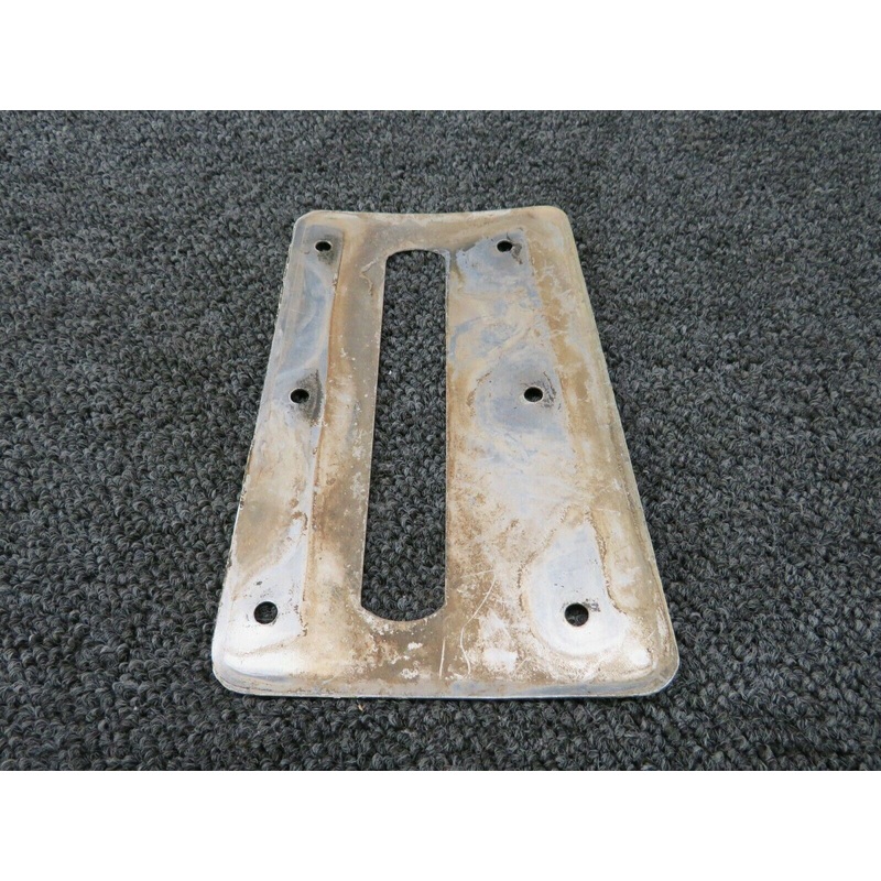 0511071-2 Cessna 172 Plate Landing Gear Fillet RH
