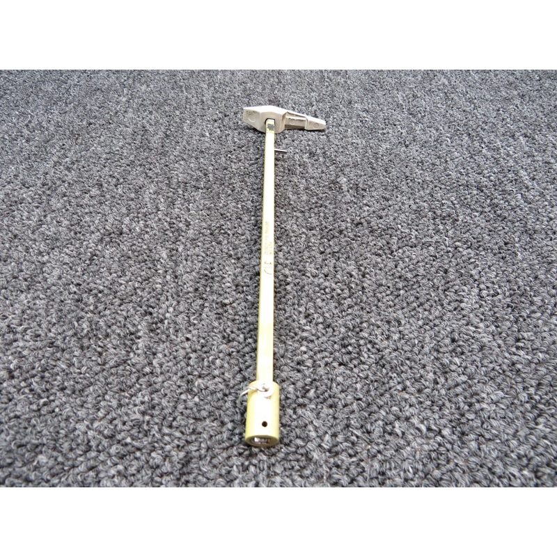 0516024-9 Cessna 172R Fuel Selector Shaft W/ Handle