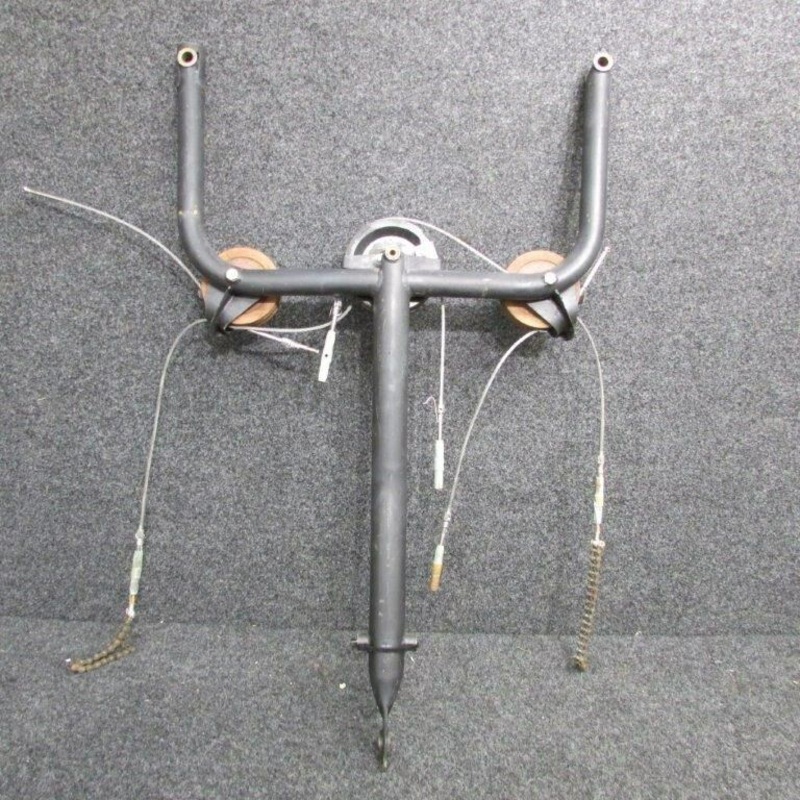 0560014-4 Cessna 172N Weld Assy Yoke