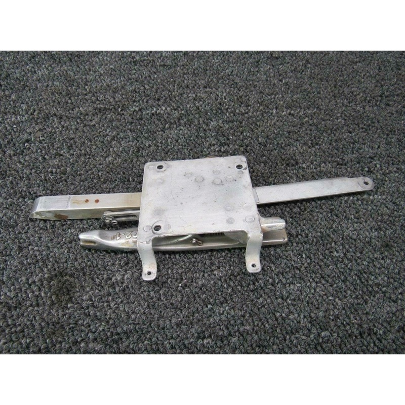 0711020-11 Cessna 180C Cabin Door Latch Assy LH