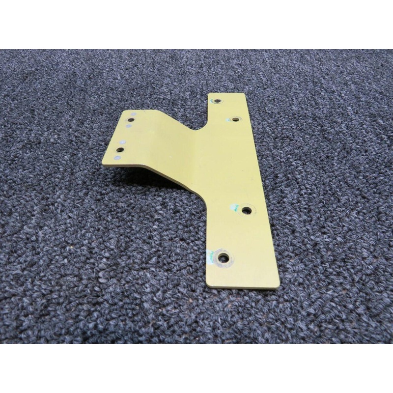 0515073-19 Cessna 172R Bracket Assy Pilot/Co-Pilot Restraint System
