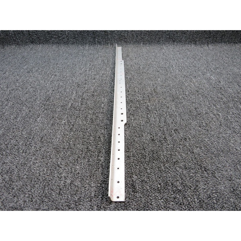 0710607-3 Cessna 182D Angle Assembly