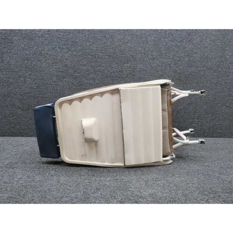 0500210-20 Cessna 172D Pilot, Co-Pilot Seat Assembly (Rails: 11)