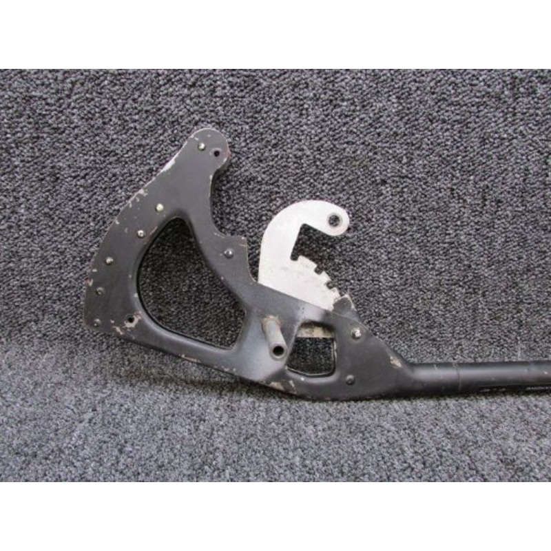 0510166-6, 0510171-1 Cessna 172D Flap Lever Assembly has Ratchet