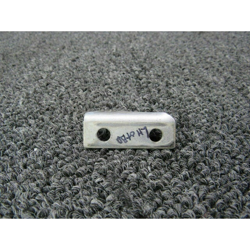0510205-9 Cessna 172M Fitting Seat Belt Outbd LH / Inbd RH