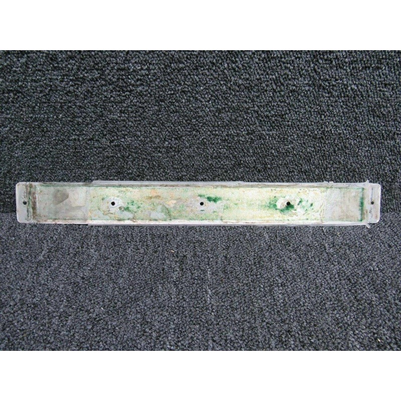 0512032-4 (WEU: 0512032-5) Cessna 172M Retainer Aft Window