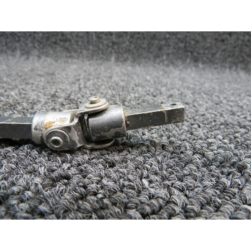 0511157-15 Cessna 182D Shaft Assembly Fuel Selector