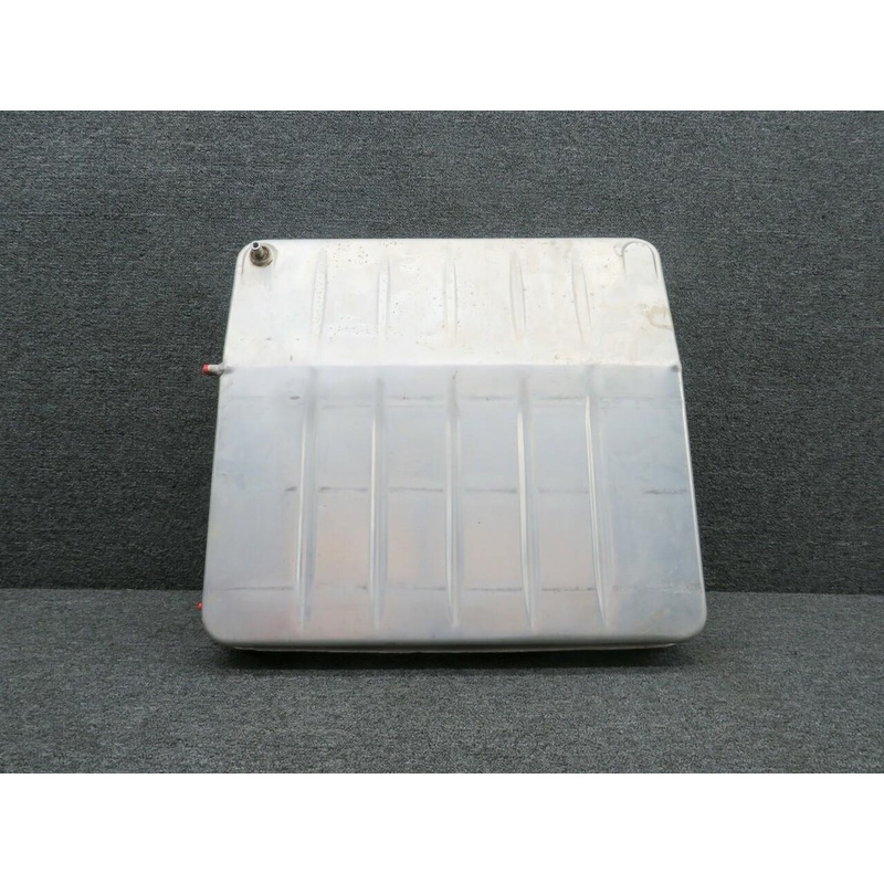 0526007-4 Cessna 172D Fuel Tank Assembly RH