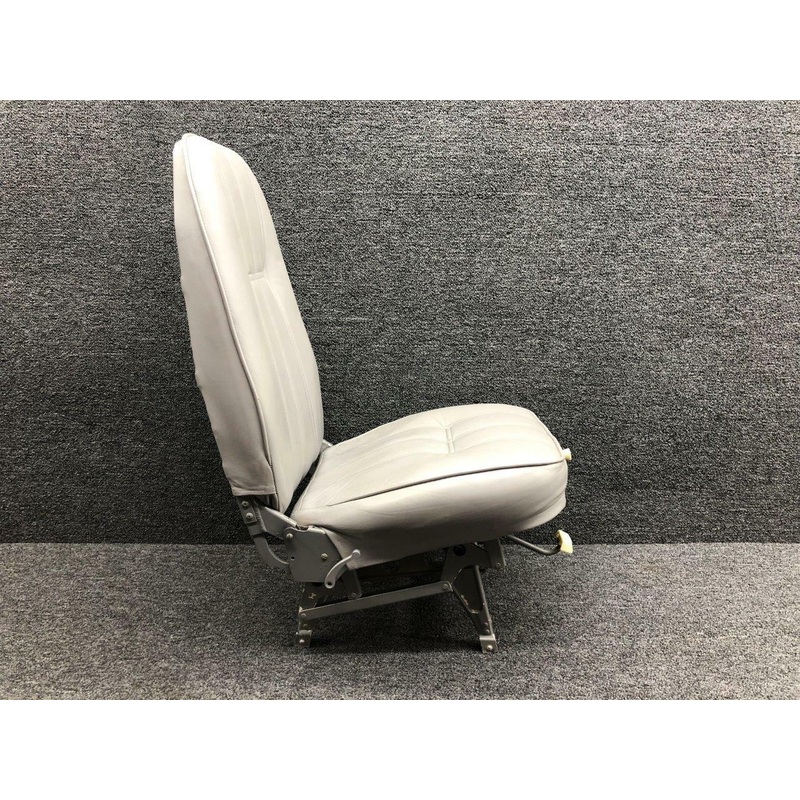 0700630-16 Cessna T210F Co-Pilot Seat Assembly Vertical Adjust W/ Rails