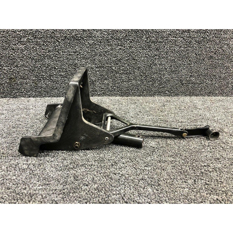 0413578-1 / 0511336-1 Cessna A185F Rudder Pedal Assy W/ Link & Bellcrank