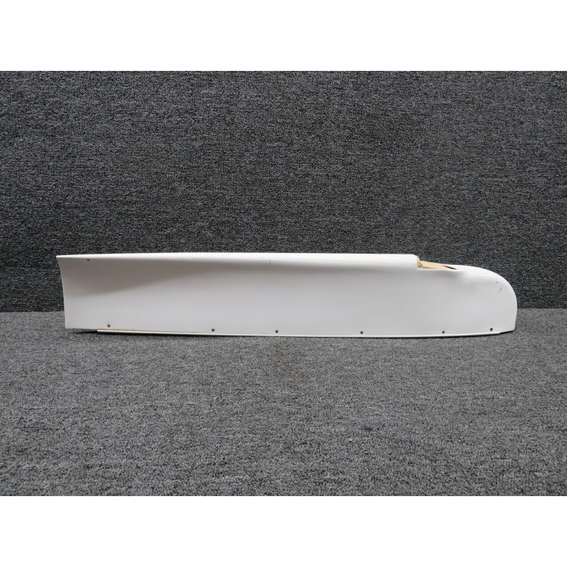 0523701-4 (WEU: 0723615-200) Cessna 172D Wing Tip Assembly RH