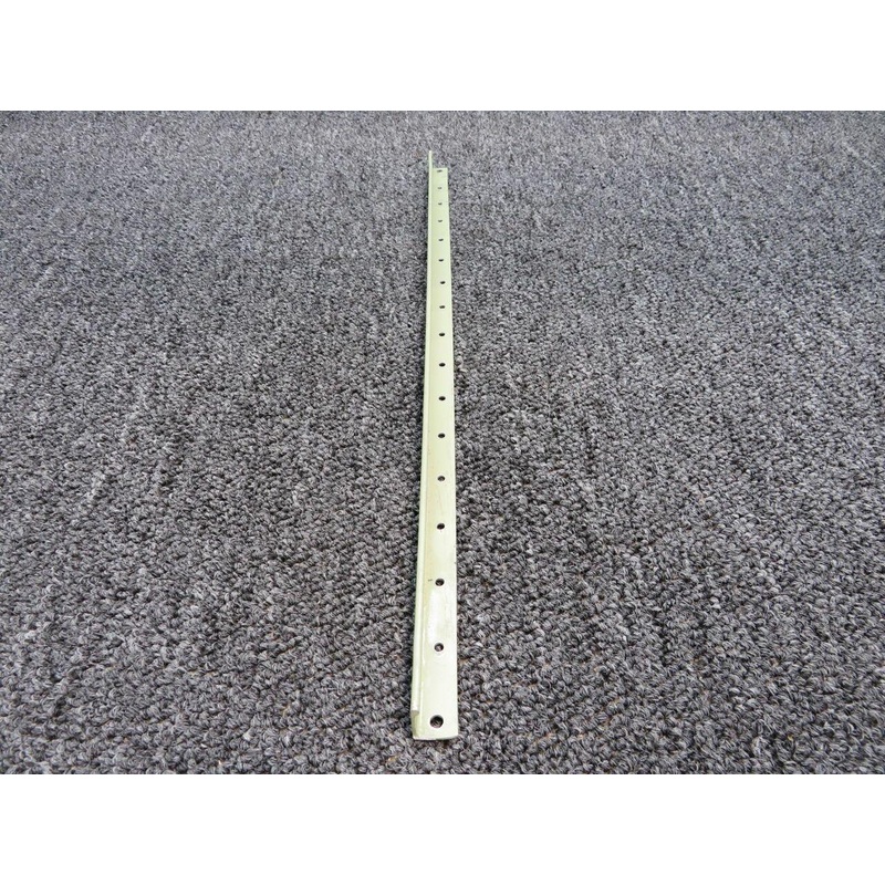 0710703-2 Cessna 182T Stinger Inbound RH