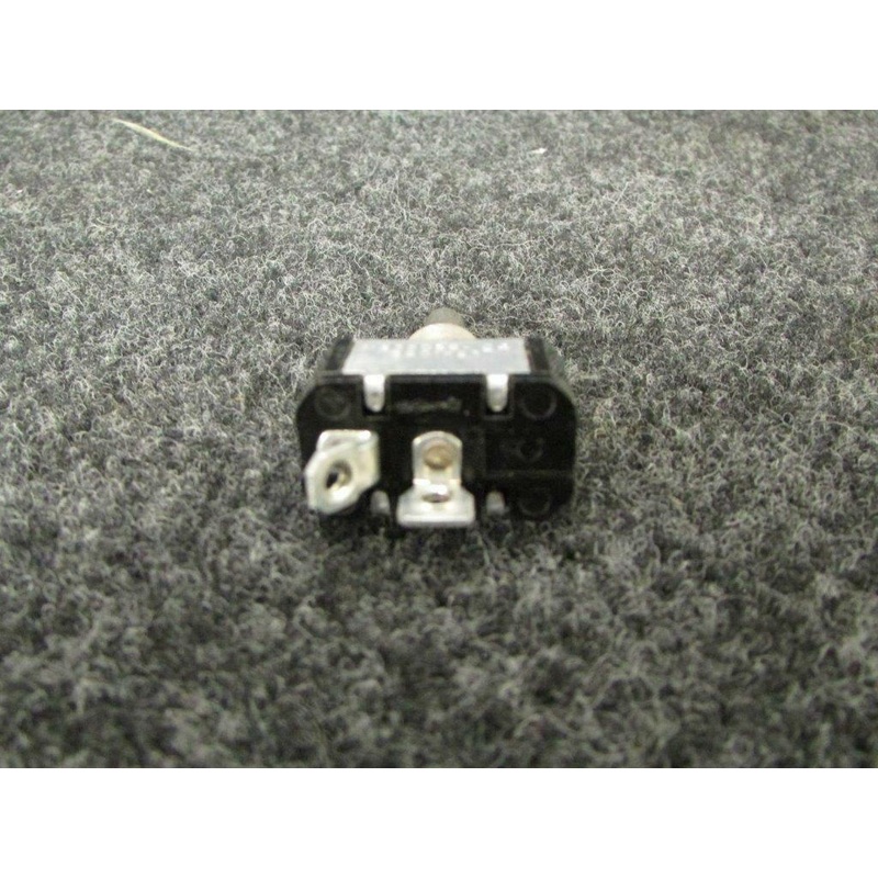 MS35058-24 Cessna Switch (NEW OLD STOCK) (SA)