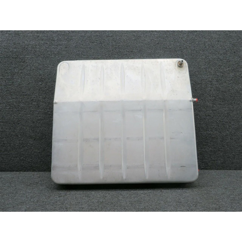 0526007-201 Cessna 172D Fuel Tank Assembly LH
