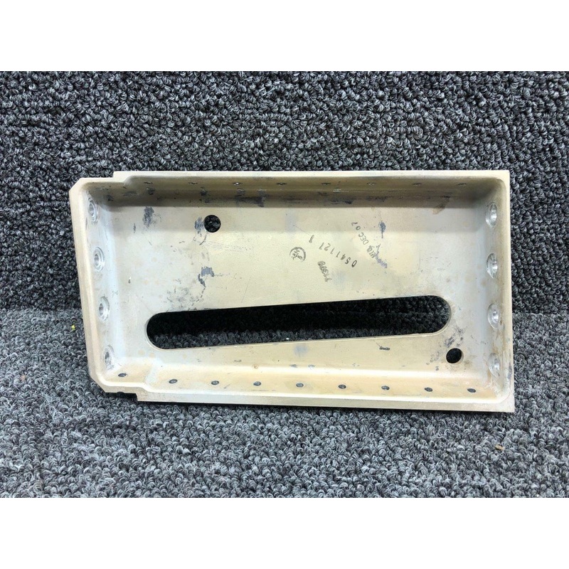 0541121-1 Cessna 172D Landing Gear Casting Outboard LH