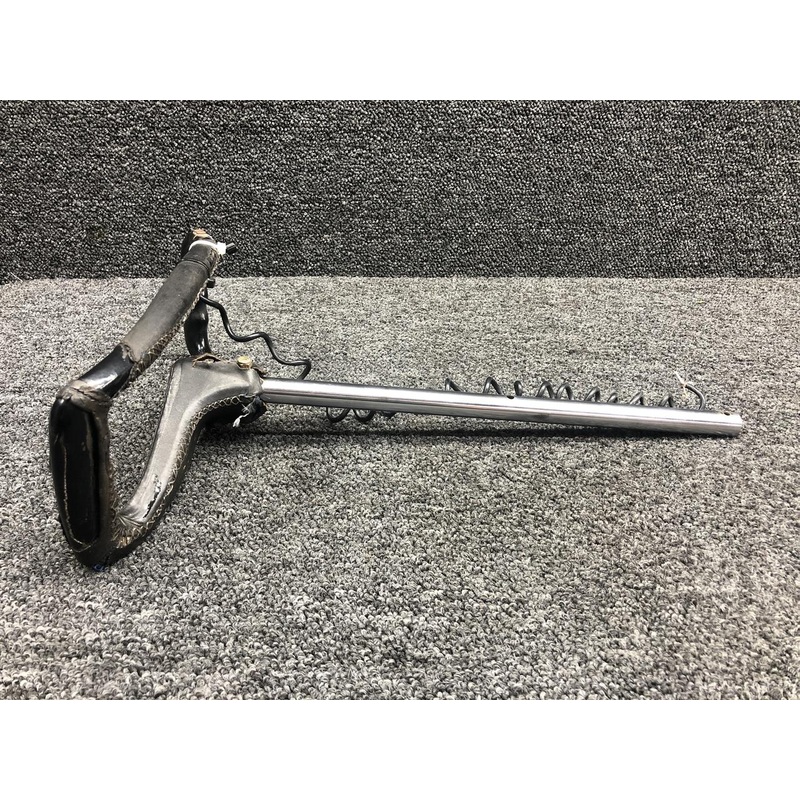 0513182-8 (USE: 0513166-1) Cessna 172D Control Wheel Assy LH W/ Mic Switch