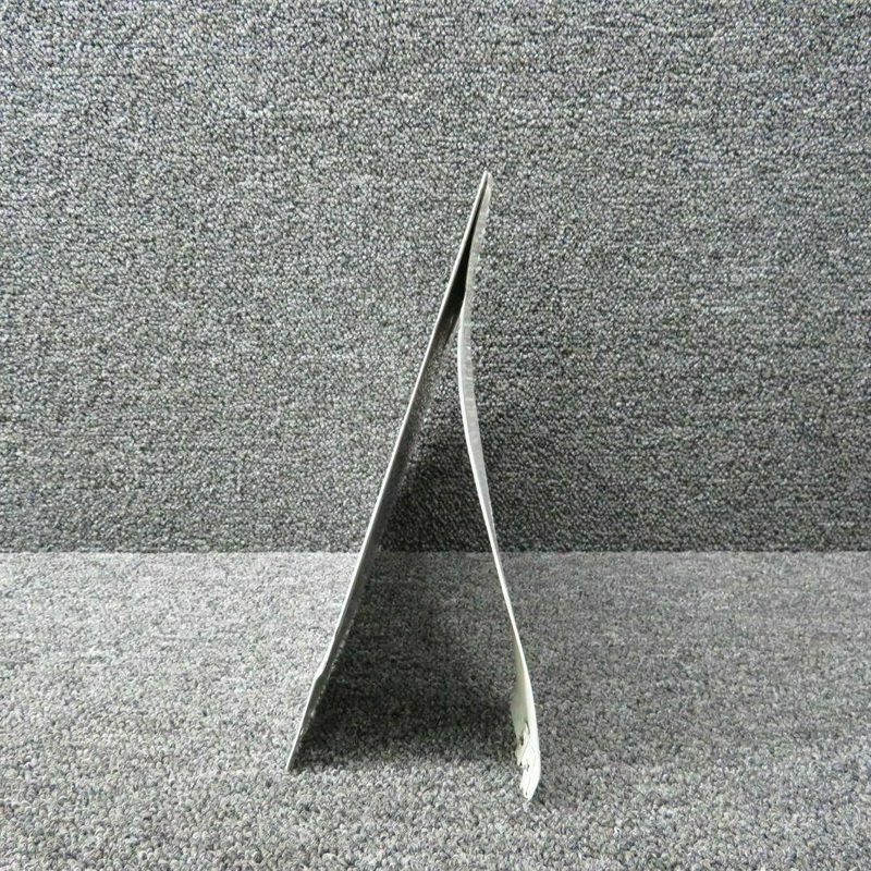 0426007-3 Cessna 150D Wing Fillet RH