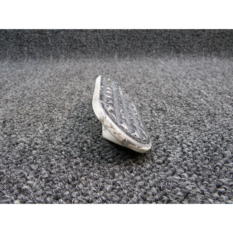 0541211-5 (Use: 0541211-1) Cessna 172N Step Assembly (Ridges)