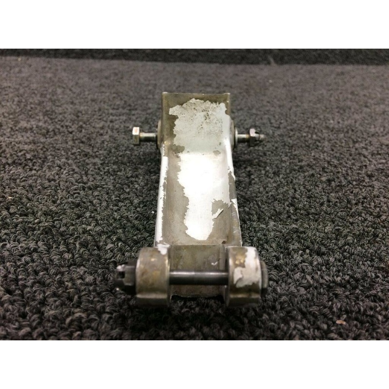 0543035-2 Cessna 172A Upper Nose Gear Link