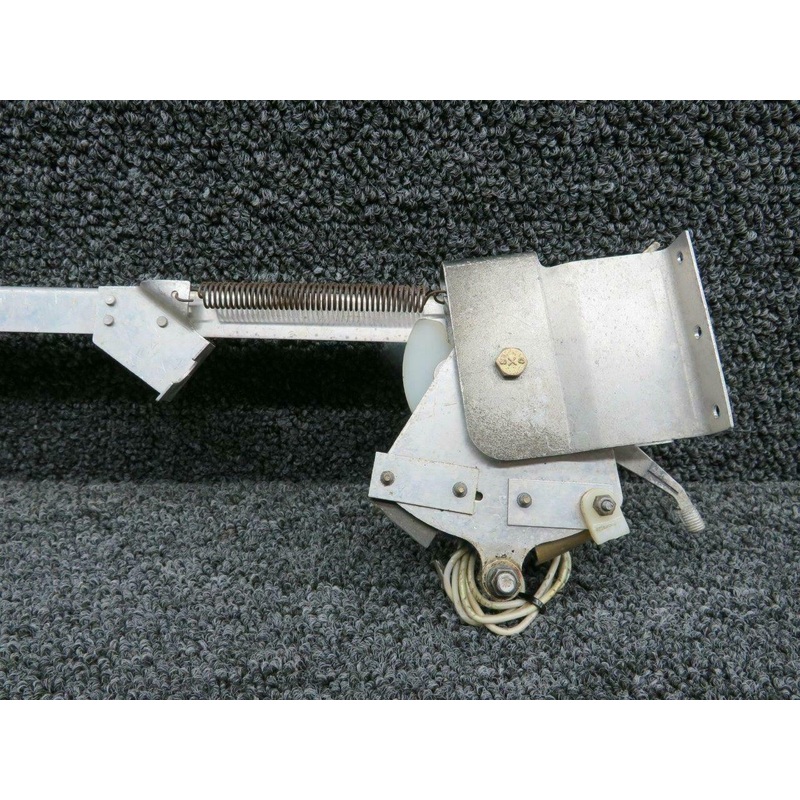 0560021-1 & S1906-1 Cessna 172RG Flap Lever Assy Support & Switches