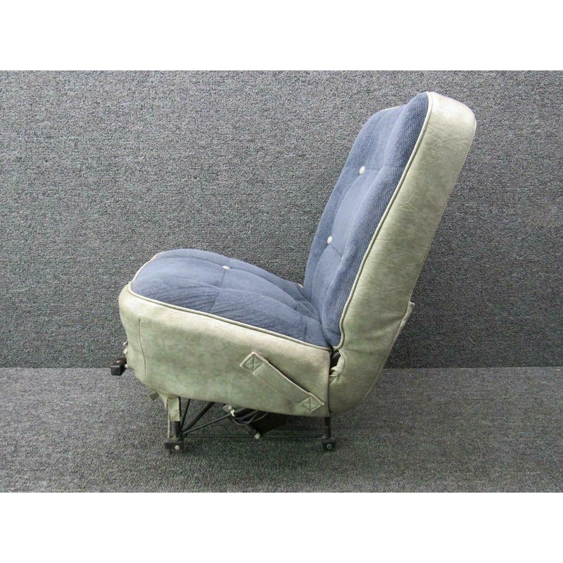 0700105-370 Cessna 180C Seat Assy Front LH / RH (Deluxe) (Rails: 11)