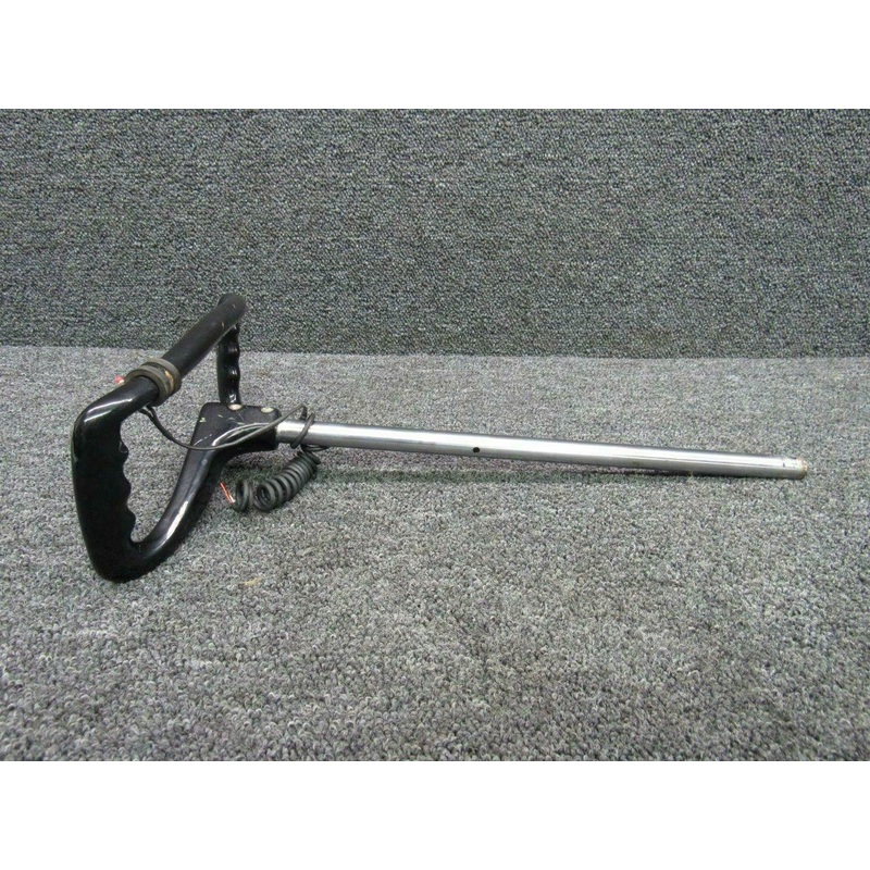 0513239-9 (Use: 0513260-13) Cessna 150E Control Wheel Pilot W/ Mic Switch