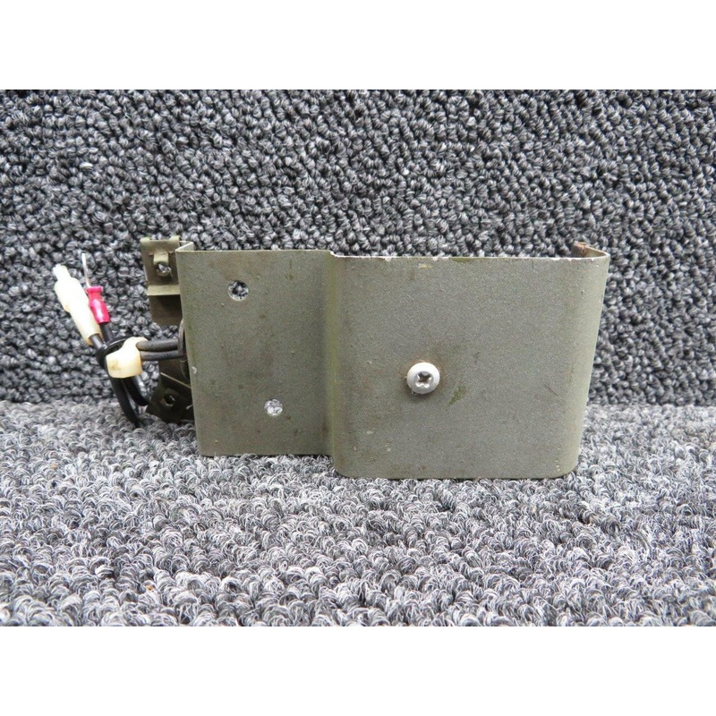 0700616-1 Cessna A185F Courtesy Light W/ Shield Assembly (28V)