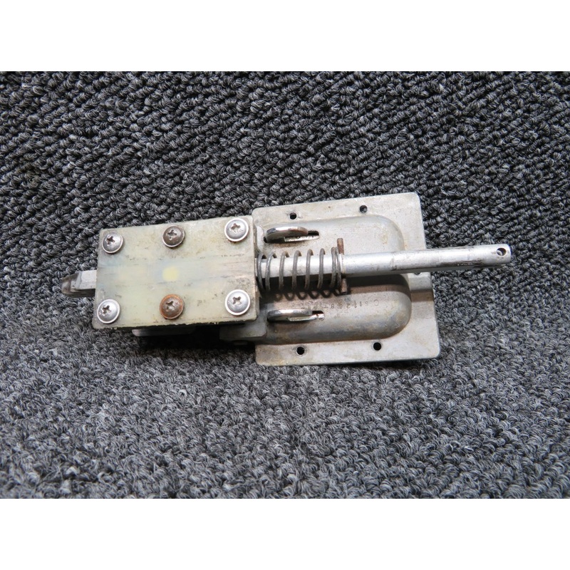 0417010-2 / 0511258-1 Cessna 172M Cabin Door Latch Handle W/ Housing RH