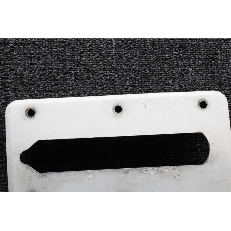 0511071-4 Cessna 172D Landing Gear Fillet Plate RH (White)