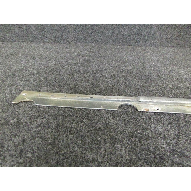 0511293-4 Cessna 182D Seat Rail Forward Outboard RH