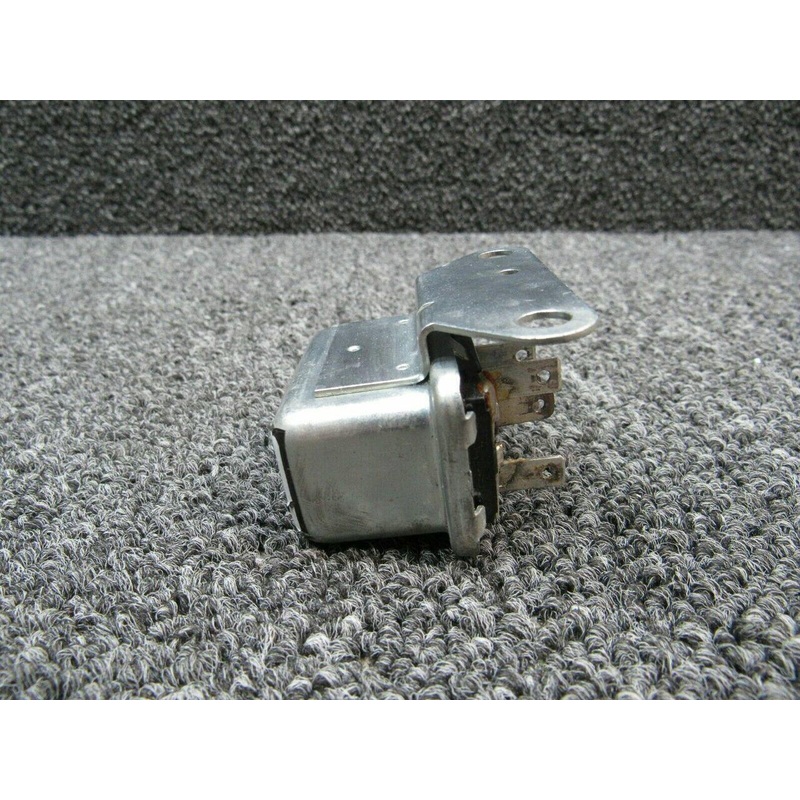 S1917-1 USE: 150-905) Cessna 182L Relay Assembly
