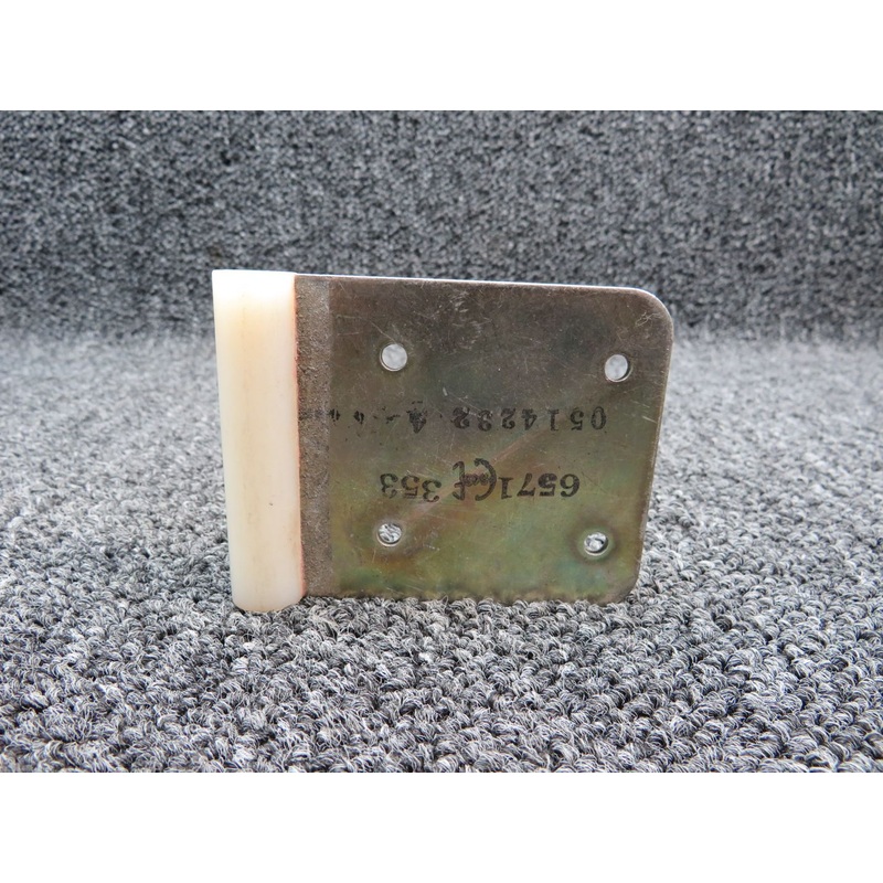 0514232-5 Cessna 172R Plate Assembly Seatbelt Restraint