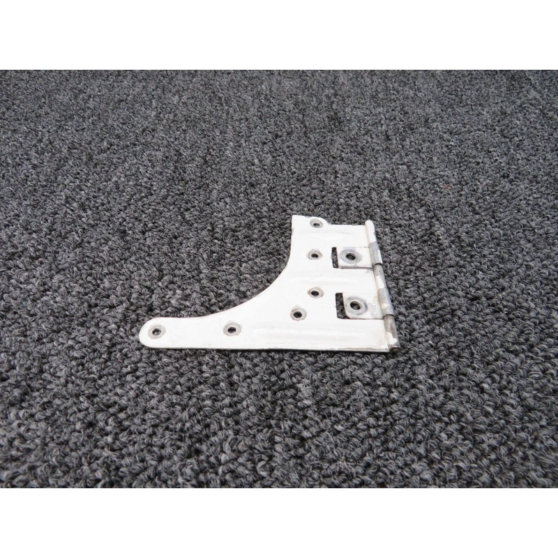 0411602-1 Cessna 150 Cabin Door Upper Hinge LH (White)