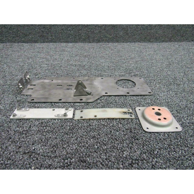 0413195-5 / 1511209-1 Cessna 206 Cargo Door Removable Latch Base (DP)