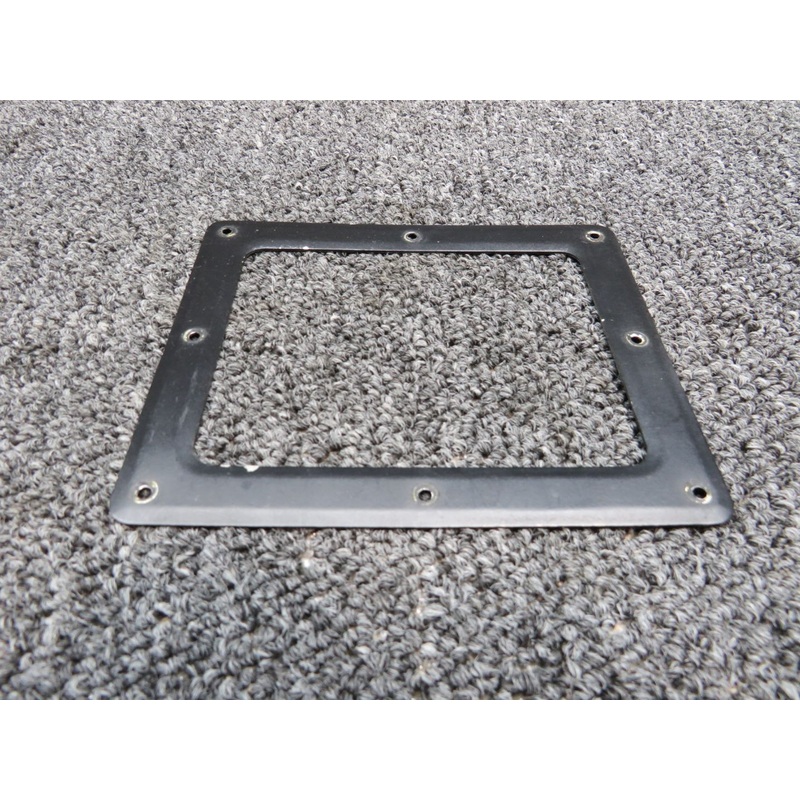 0500210-69/ 0513348-1 Cessna 180J Screen & Retainer Glare Shield