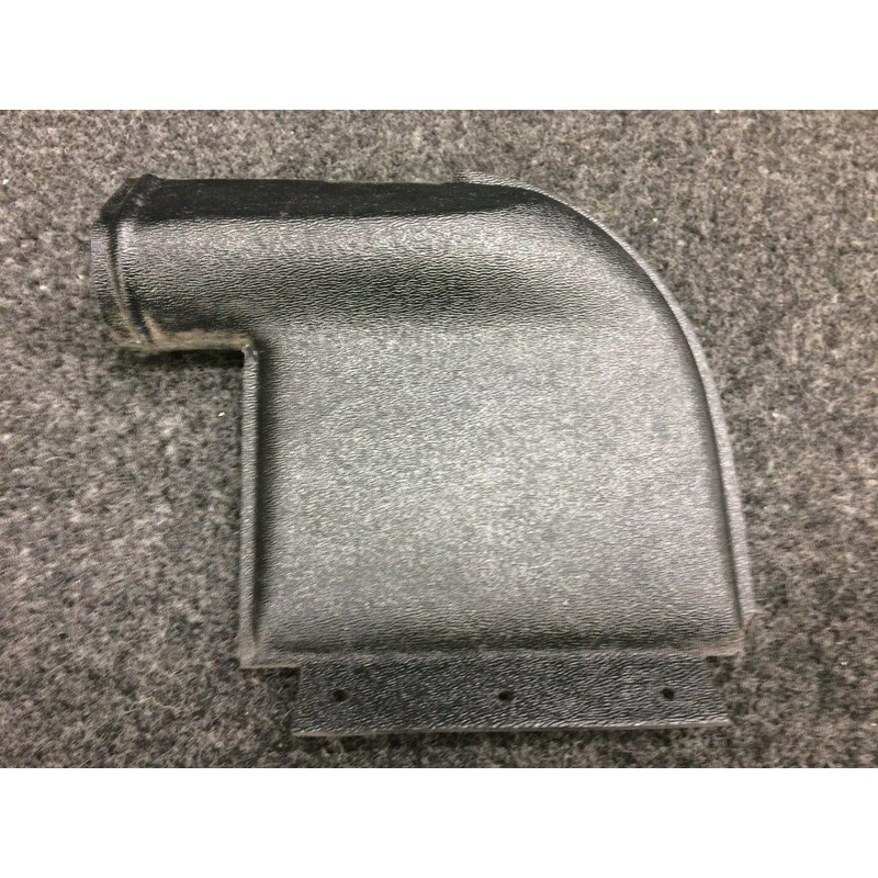 0513386-10 Cessna 172R Nozzle Assembly Defroster RH  (SA)