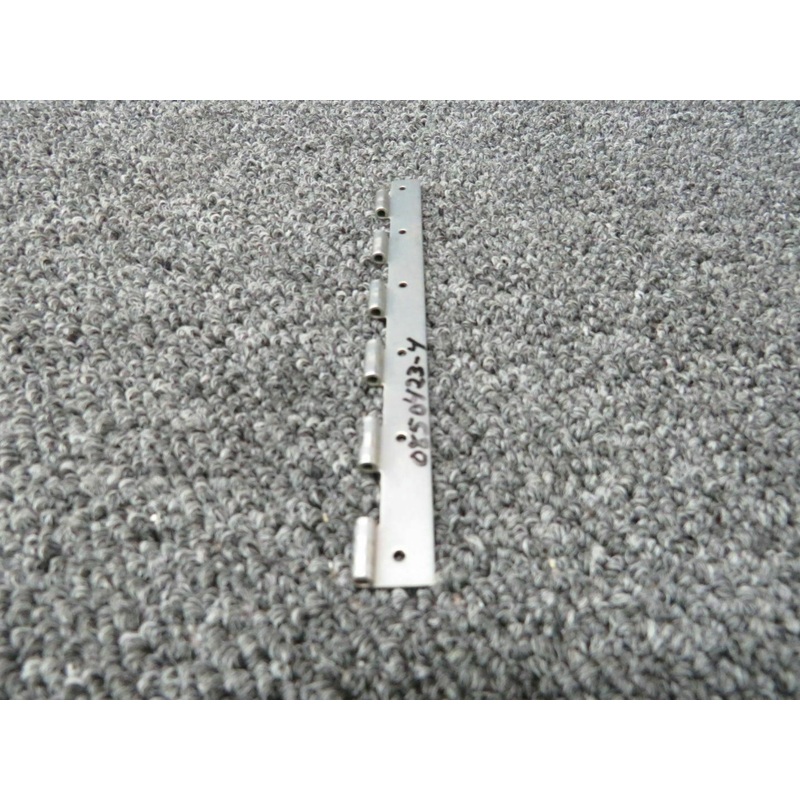 MS-20257-C2 (Alt: 0850423-4) Cessna Hinge Half Assembly