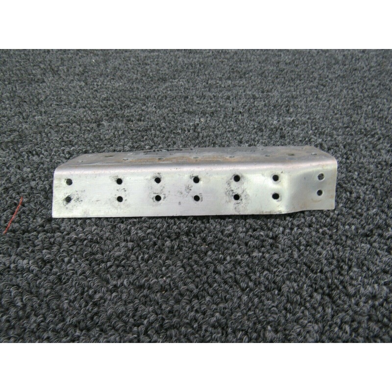 0411905-1 Cessna 150D Landing Gear Upper Inner Bulkhead Angle LH