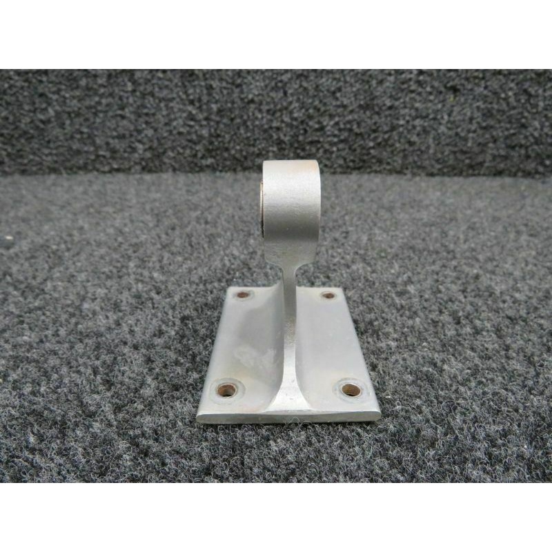 0322706-1 Cessna 195 Aileron Hinge Bracket RH Outboard