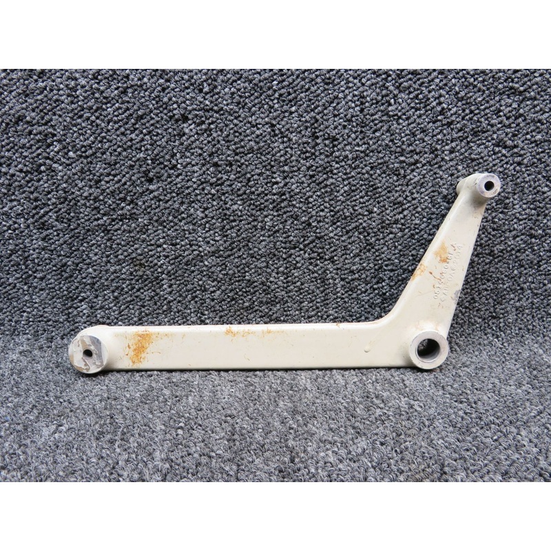 0514060-5 Cessna 172 / 182 Seat Pivot Bracket Pilot