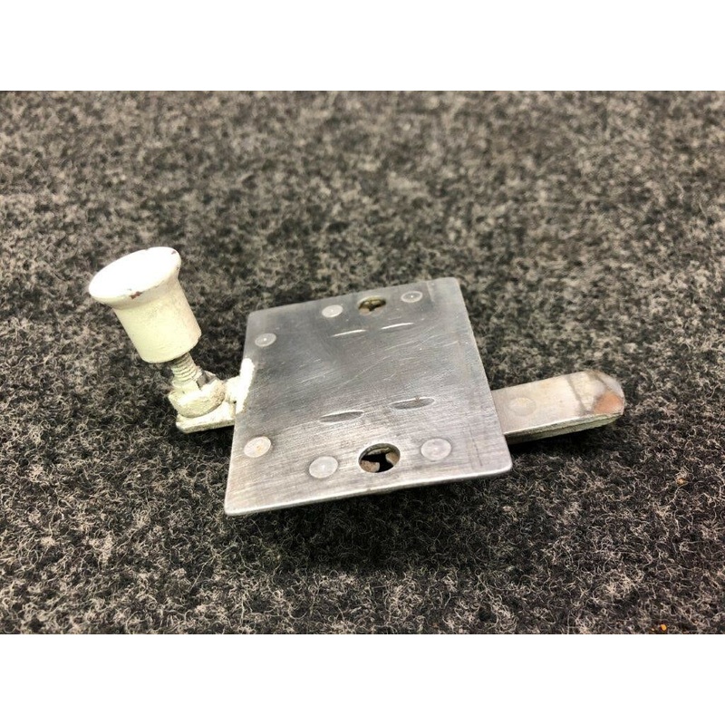 0411092 / 0511106-100 Cessna 170A Cabin Door Lock RH
